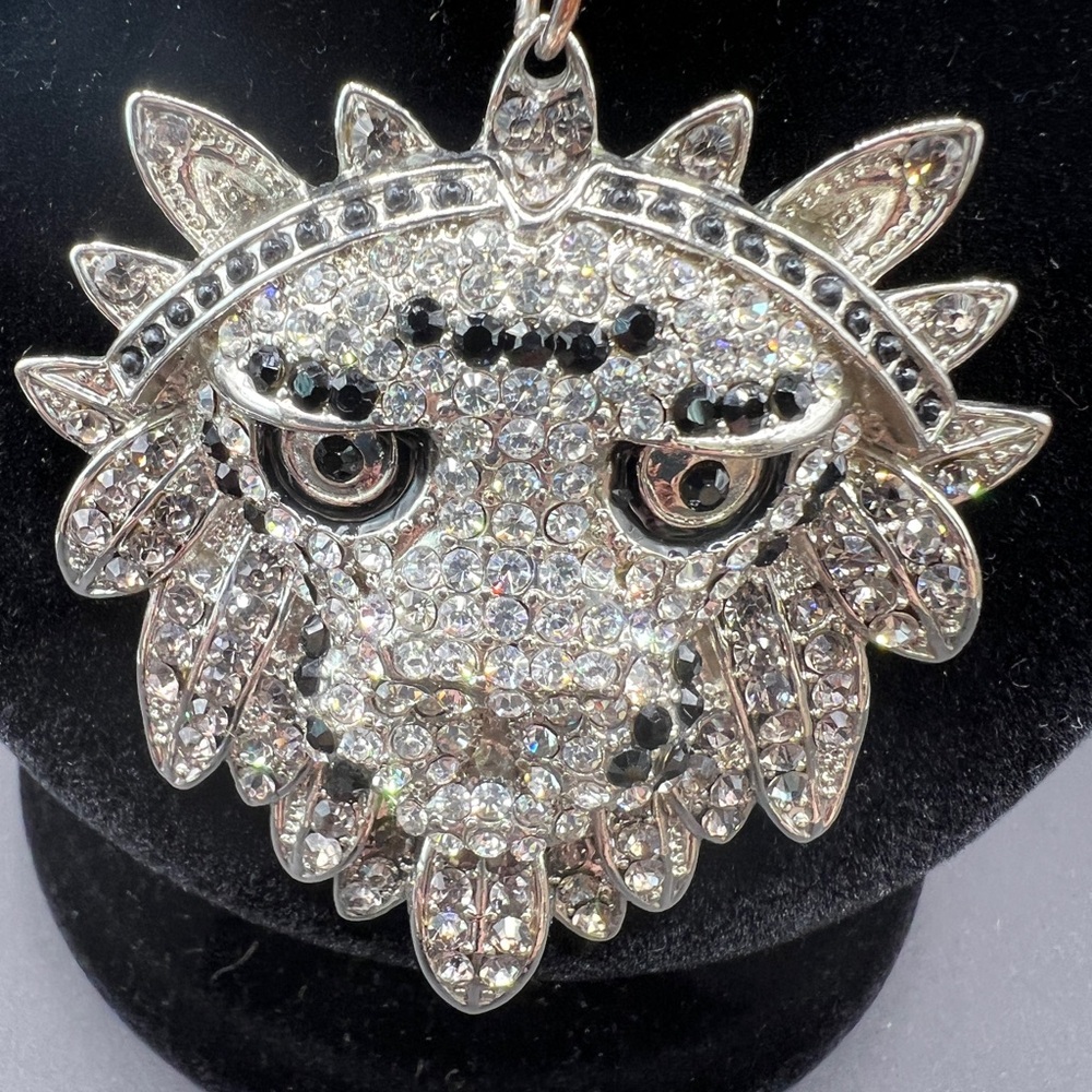 Silver Tone Statement Lion Medallion Necklace Rhinestone & Black Beads 18”